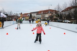 Náměstí v Otrokovicích se proměnilo v bruslařské království