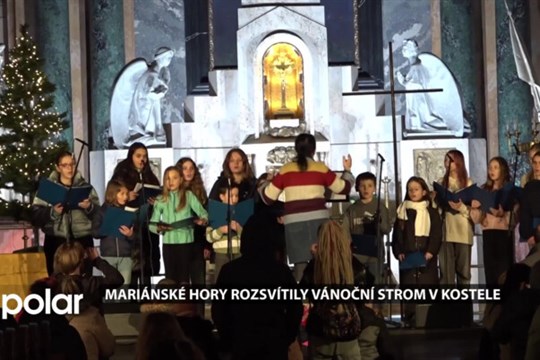 V Ostravě-Mariánských Horách slavnostně rozsvítili vánoční strom v kostele Panny Marie Královny