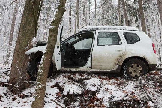 Řidič bez oprávnění během pár dní poškodil tři auta, škoda přes 230 tisíc