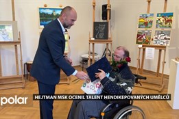 Slavnostní atmosféra, desítky vystavených děl. Hejtman MSK ocenil talent hendikepovaných umělců