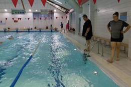 Plavkyně a plavci TJ Spartak loví na závodech z vody medaile a poháry 