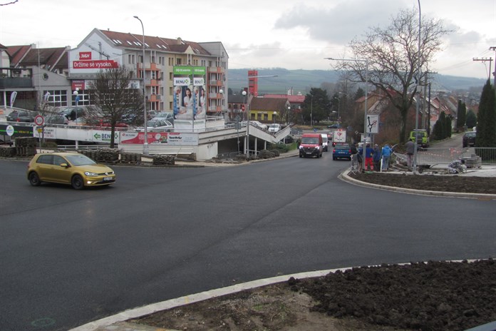 Frekventovaná ulice Horní valy v Uherském Brodě je po rekonstrukci opět průjezdná