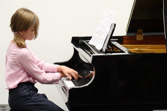 Základní umělecká škola připravila mikulášskou nadílku rodičům