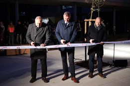 Před Základní školou Hutník vzniklo nové veřejné prostranství