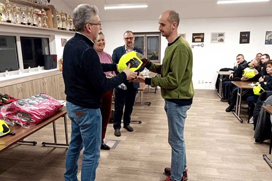 Dobrovolní hasiči v Olomouci získali moderní zásahové vybavení za 400 tisíc korun