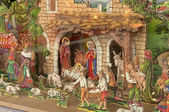 Ve Vsetíně začala vánoční výstava betlémů ve výlohách centra města