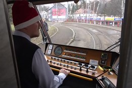 DPMLJ už podesáté vypravil do ulic adventní tramvaj