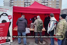 Teplá polévka Armády spásy zahřála kolemjdoucí