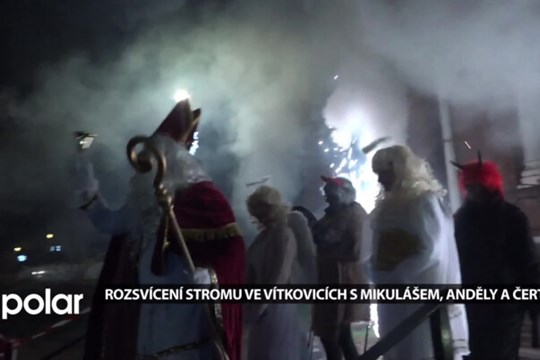 Mírové náměstí v Ostravě-Vítkovicích zdobí dvacetimetrová jedle