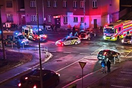 Řidička v Ostravě nedala při odbočování přednost policistům, zranilo se pět lidí