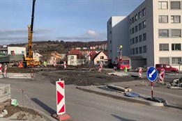 Kruhový objezd u vsetínské polikliniky bude už brzy v provozu