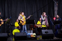 Na tečovickém Vánočním jarmarku opět zpívaly Děvčice z Podolí