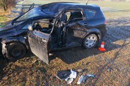 Led na vozovce komplikoval dopravu na Opavsku, policie řešila několik nehod