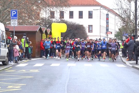 Adventní běh ovládli běžci z Brna