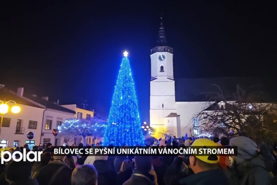 Bílovec se pyšní unikátním vánočním stromem, rozsvítili ho během Mikulášského jarmarku