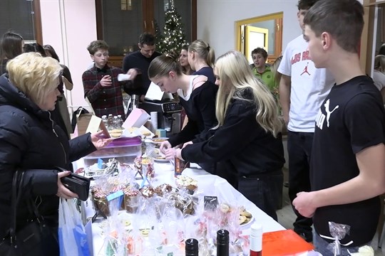 Církevní základní škola pořádala tradiční vánoční jarmark