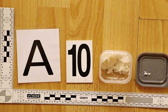 Prostějovští kriminalisté rozbili skupinu prodejců pervitinu