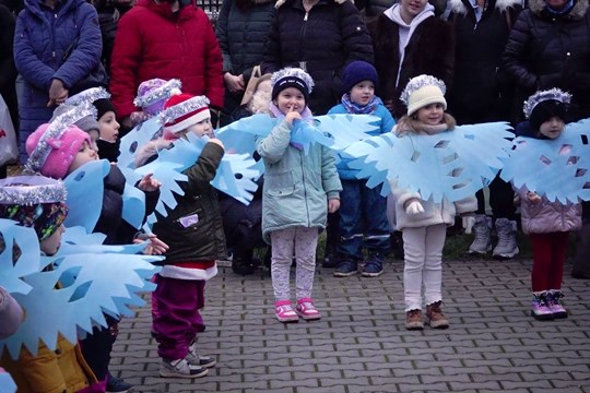 Děti z MŠ Komenského připravily vánoční program pro veřejnost