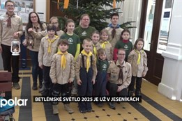 Brněnští skauti přivezli letošní Betlémské světlo do Jeseníků, letos dokonce o týden dříve