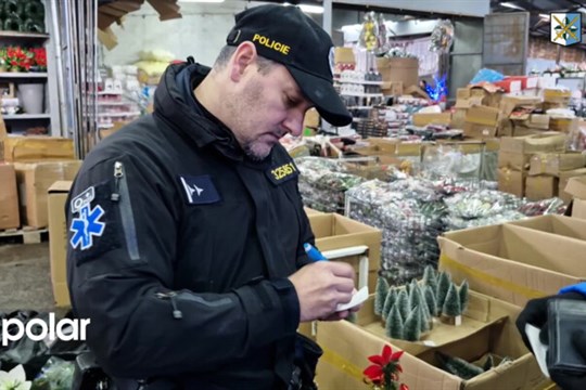 Cizinec při kontrole utekl a přeskočil plot. Zastavil ho policejní pes