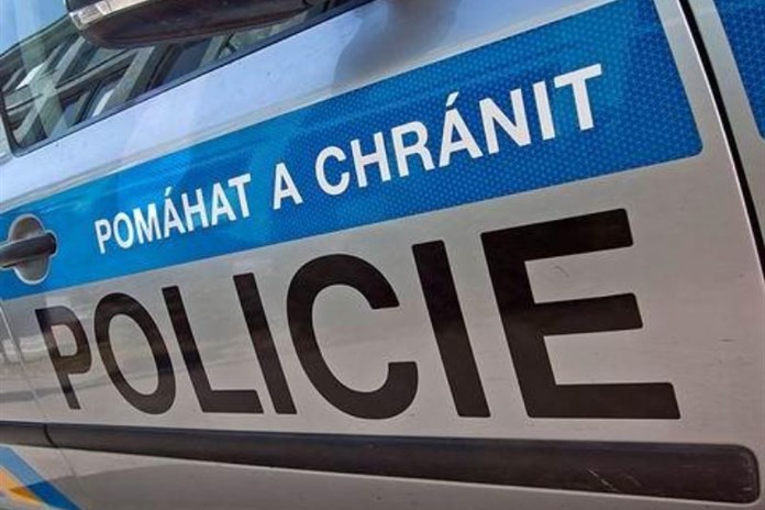 Muže, který věznil dvanáctiletého chlapce, policie obvinila z pokusu o vraždu