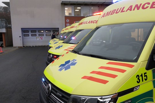 Záchranářům ve Zlínském kraji slouží pět nových sanitek