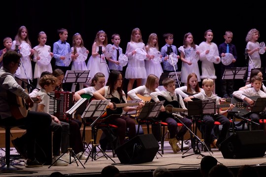 Žáci ZŠ Pod Vinohrady vyzpívali zlínské zoo rekordních 85 000 korun