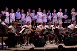 Žáci ZŠ Pod Vinohrady vyzpívali zlínské zoo rekordních 85 000 korun