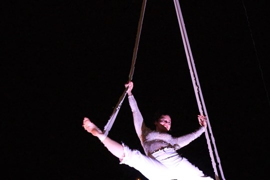 Nad Masarykovým náměstím se vznášeli andělé