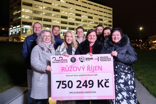 Růžový říjen letos pro zlínskou onkologii vynesl rekordní částku