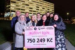 Růžový říjen letos pro zlínskou onkologii vynesl rekordní částku