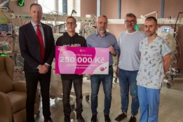 Rodina Zlínských podporuje olomoucké novorozenecké oddělení