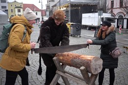 Vánoční náměstí v Uherském Brodě navštívili také čerti