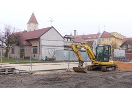 Nová náves začne obyvatelům sloužit nejpozději v srpnu