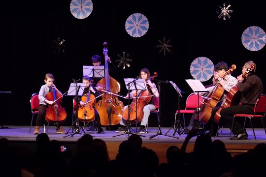 Tradiční koncert Vánoční hvězda zaplnil velký sál Besedy