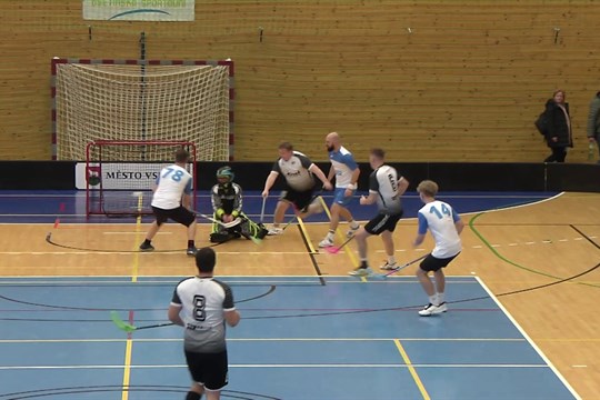 Florbaloví Oldies Vsetín prohráli s Vizovicemi i Veselím