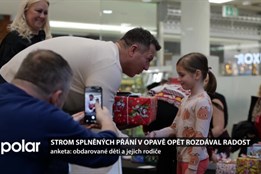 Strom splněných přání v Opavě opět rozdával radost, tentokrát se z dárků radovaly děti ze znevýhodněných rodin