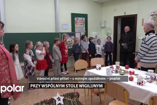 Przy wspólnym stole wigilijnym