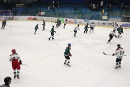 Benefice hokejového a fotbalového týmu opět pomohla postiženému dítěti