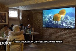 Heřmanická fara otevřela vinárnu i se samoobslužným kinem