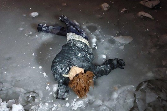 Polonahý kuřák, plyšák na schodech a figurína v biotopu. Městská policie Ostrava se podělila o kuriozity za uplynulý rok