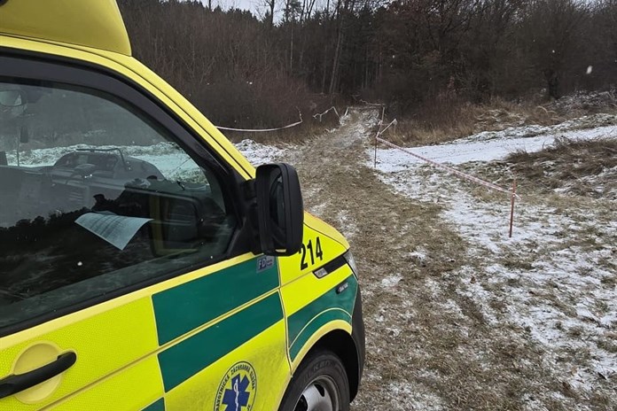 Otravy alkoholem, úrazy způsobené petardami i dopravní nehody. Záchranáři se na Silvestra nezastavili