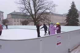 Nový Bor má venkovní plastové kluziště