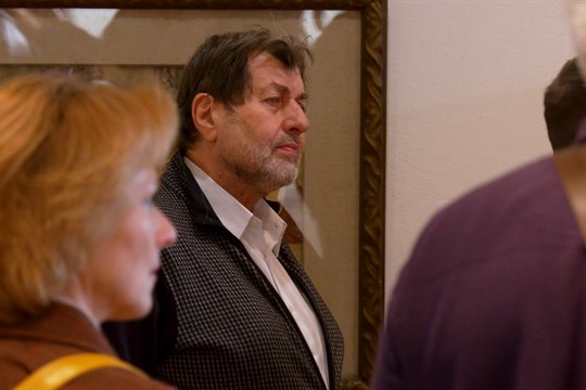 Komentovanou prohlídku v Galerii Joži Uprky navštívil herec Zdeněk Junák