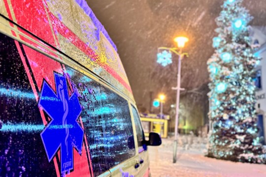 Tříleté dítě se zranilo při bobování. Záchranáři během svátků vyjížděli k několika zraněním při zimních sportech