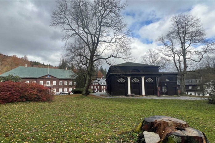 Ředitel lázní Karlova Studánka odvolal stíhanou manažerku a sám skončí