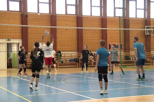 Vsetínský volejbal pořádal turnaj rodičů a trenérů