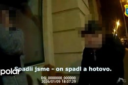 Seniorovi se zlomilo chodítko. Domů se dostal díky strážníkům