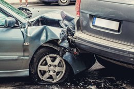 Víte, jak se chovat při dopravní nehodě? Policie upozorňuje na chyby