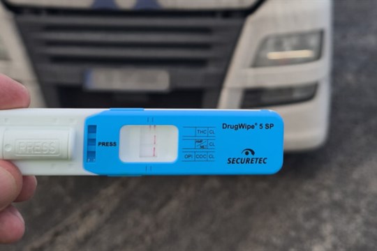 Kamioňák posilněný marihuanou vjel do zákazu v úseku Ostravice – Bílá